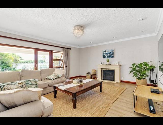 6 BEDROOM HOUSE FOR SALE IN BRYANSTON